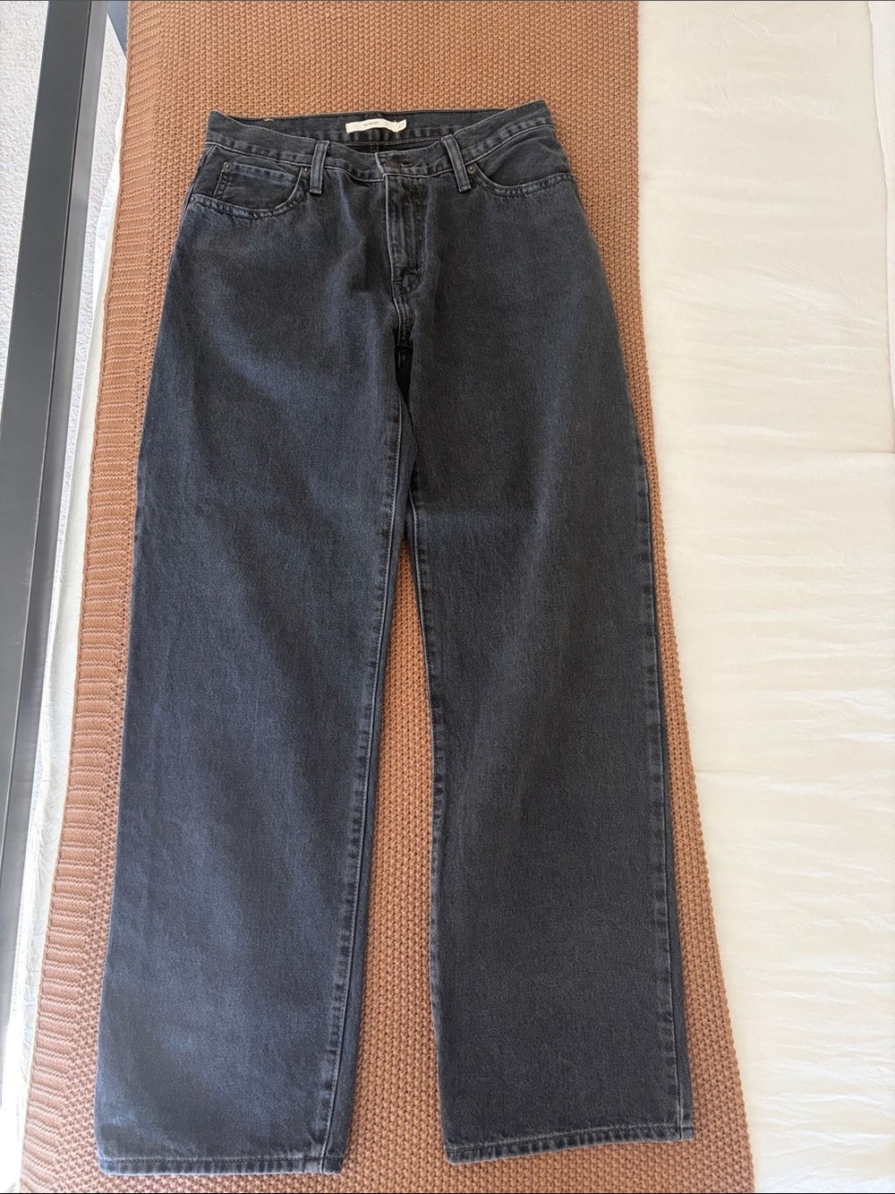 Levi’s women 94 Baggy Black Straight-Leg Jeans